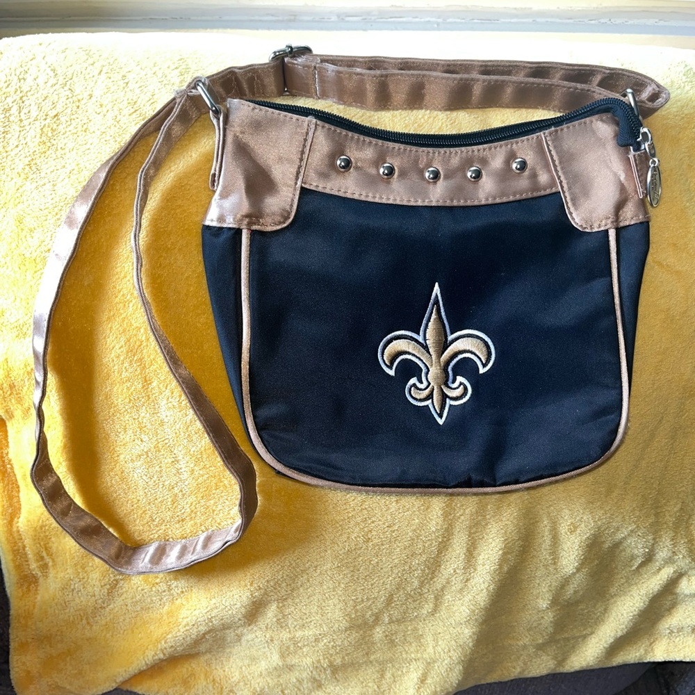 New Orleans Saints Purse. Zipper and pockets